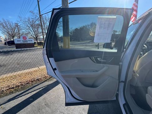 Used 2017 Audi Q7 3.0T Premium w/ Towing Package image 16