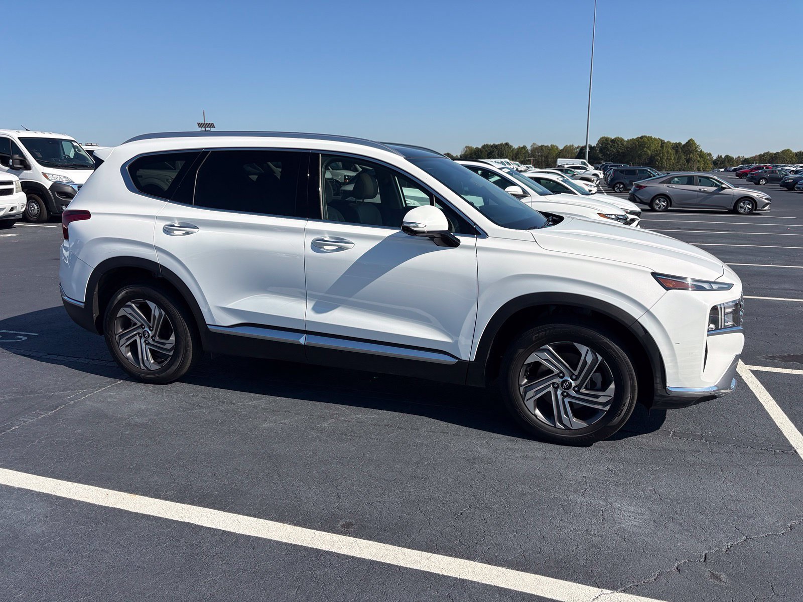Used 2023 Hyundai Santa Fe SEL w/ Premium Package FWD image 2