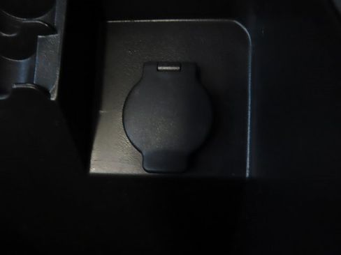 Used 2020 Nissan Frontier SV image 24