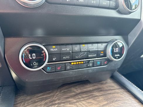 Used 2021 Ford Expedition Max Platinum AWD/4WD image 16