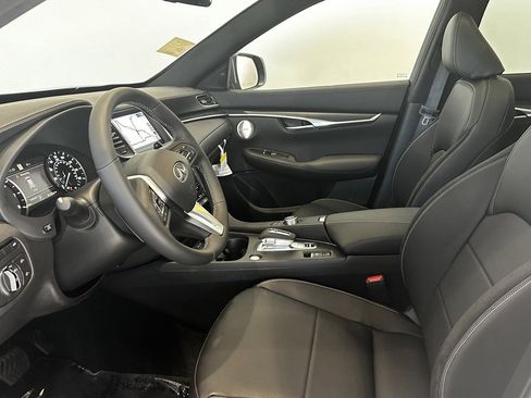 New 2025 INFINITI QX50 Sport image 12