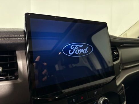 Used 2024 Ford Expedition Max XLT image 21