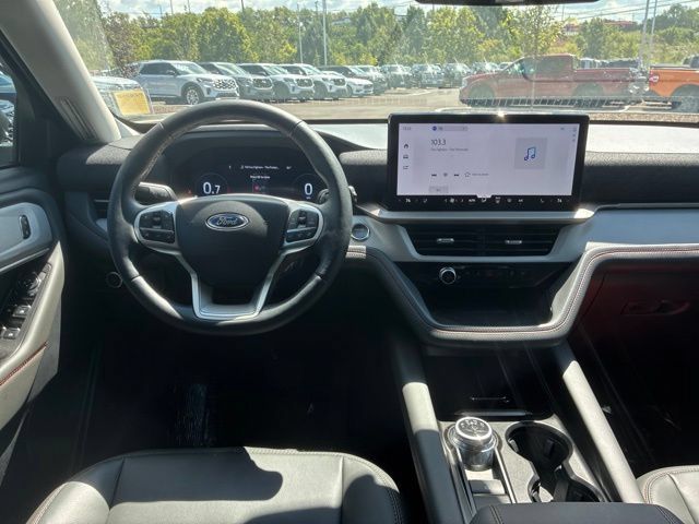 Used 2025 Ford Explorer Active w/ Active Comfort Package RWD image 22