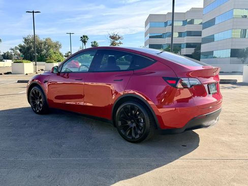 Used 2021 Tesla Model Y Long Range AWD/4WD image 10