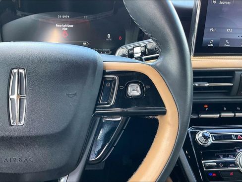 Used 2022 Lincoln Corsair Reserve image 11