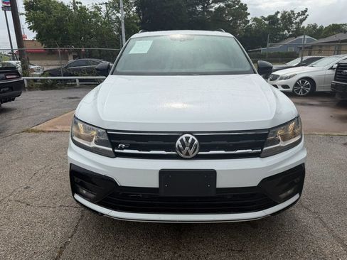 Used 2021 Volkswagen Tiguan SE FWD image 3