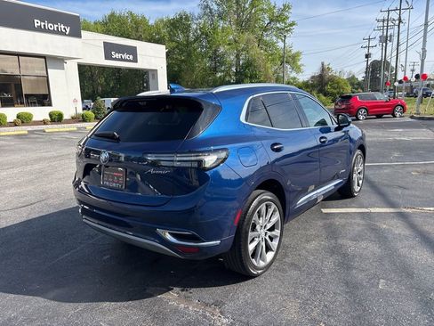 Used 2022 Buick Envision Avenir w/ Technology Package II image 3
