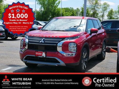 Used 2025 Mitsubishi Outlander SE AWD/4WD image 2