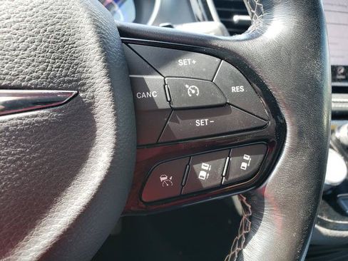 Used 2021 Chrysler Pacifica Touring-L w/ S Appearance Package FWD image 22