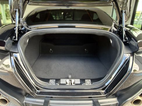 Used 2021 Ferrari Roma RWD image 38