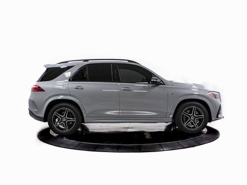 Used 2025 Mercedes-Benz GLE 450e 4MATIC image 8