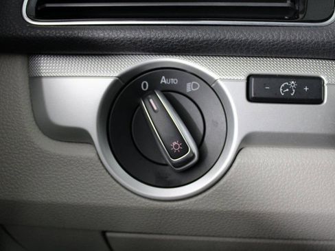 Used 2019 Volkswagen Passat 2.0T Wolfsburg w/ Wheels & Sunroof Package image 23