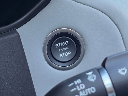 New 2026 Land Rover Range Rover Velar Dynamic SE image 17