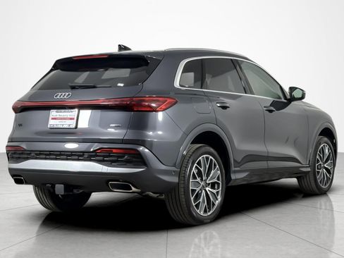 Used 2025 Audi Q5 Premium Plus w/ Premium Plus AWD/4WD image 5