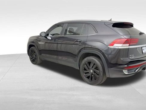 Used 2023 Volkswagen Atlas Cross Sport SE w/ Black Wheel Package image 4