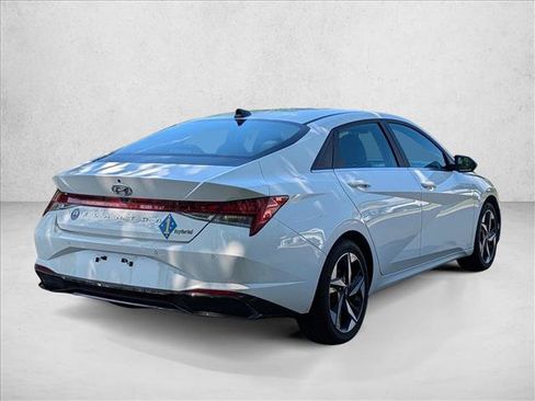 Used 2023 Hyundai Elantra Limited FWD image 5