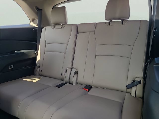 Used 2019 Honda Pilot Touring image 14
