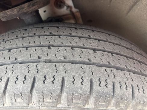 Used 2018 GMC Acadia SLT image 2