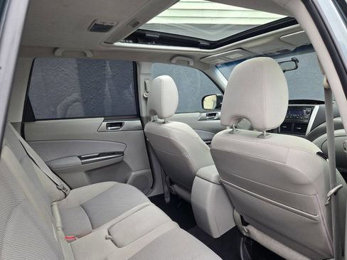 Used 2011 Subaru Forester 2.5X Premium image 8