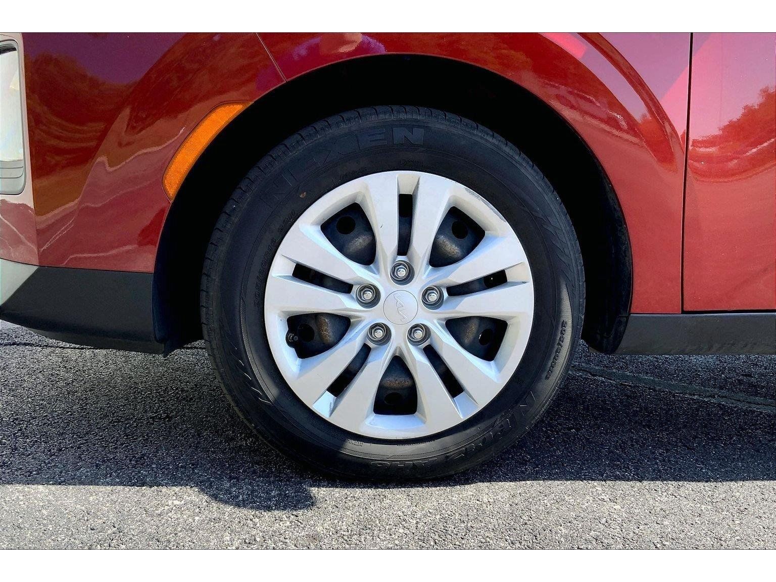Used 2022 Kia Soul LX FWD image 9