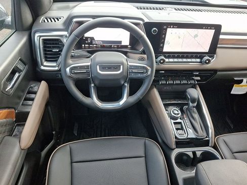 New 2026 GMC Canyon Denali w/ LPO, Denali Black Edition image 7