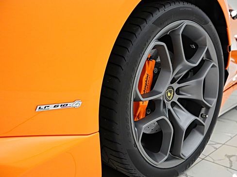 Used 2017 Lamborghini Huracan LP 610-4 AWD/4WD image 11