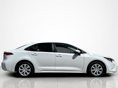 Used 2022 Toyota Corolla LE image 6
