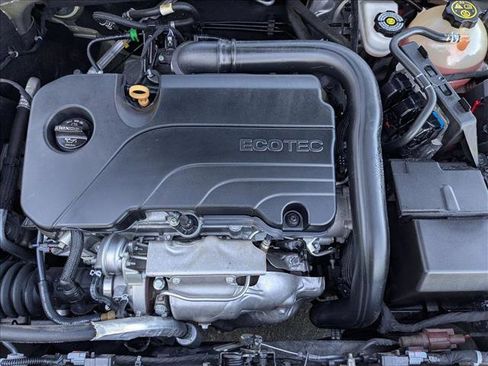 Used 2020 Chevrolet Malibu LT image 23