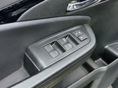 Used 2018 Honda Pilot Touring image 19