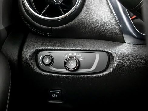 Used 2022 Chevrolet Blazer LT image 21