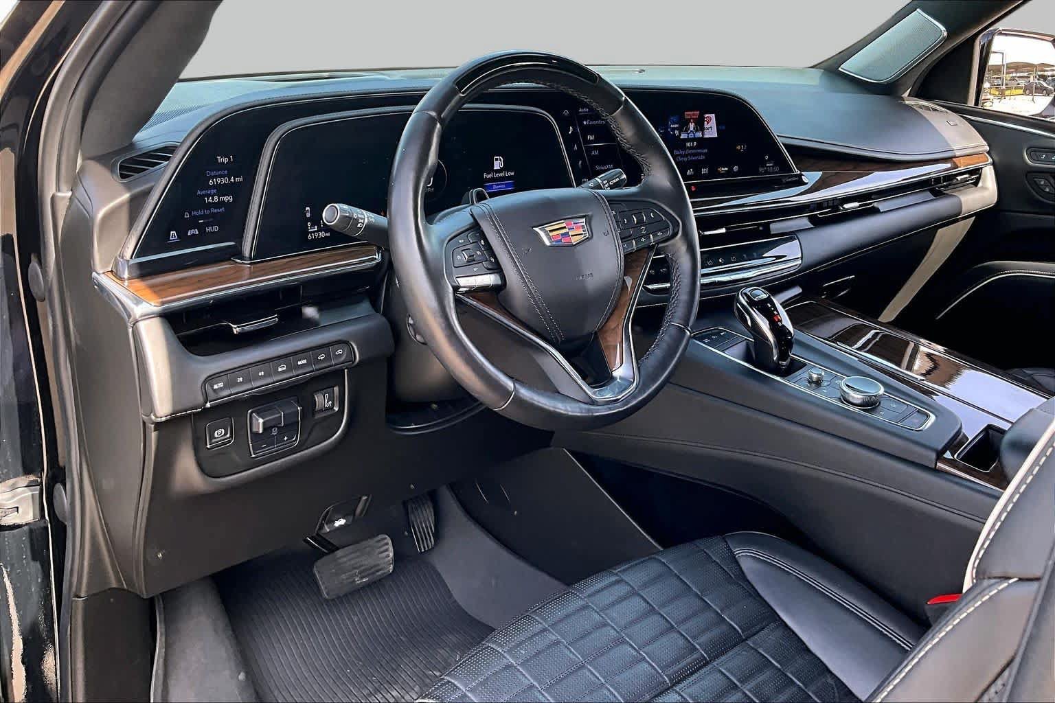 Used 2023 Cadillac Escalade Sport Platinum w/ LPO, ONYX Package AWD/4WD image 17