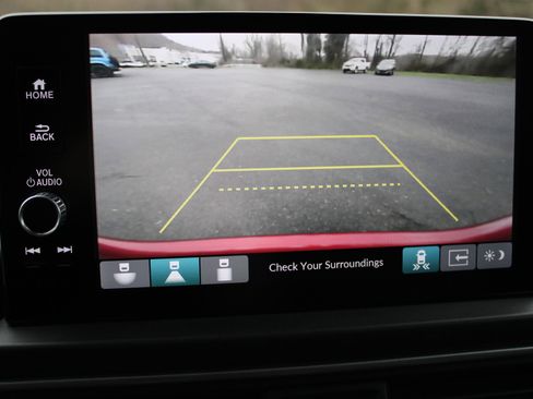 Used 2024 Honda Pilot Touring image 34