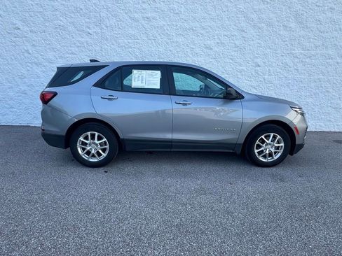 Used 2024 Chevrolet Equinox LS FWD image 2