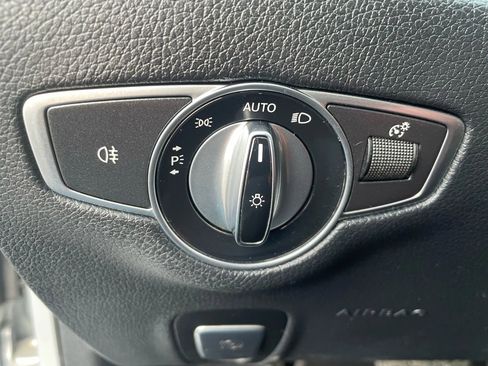 Used 2019 Mercedes-Benz E 300 4MATIC image 13