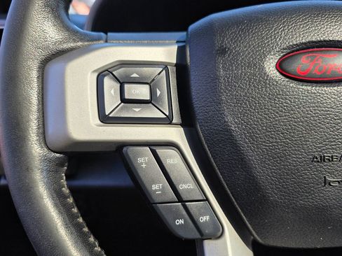 Used 2019 Ford F150 Lariat image 33