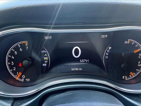 Used 2019 Jeep Grand Cherokee Altitude image 24