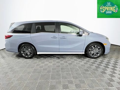 New 2026 Honda Odyssey Touring image 7