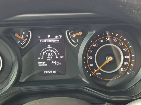 Used 2025 Jeep Gladiator Sport AWD/4WD image 9