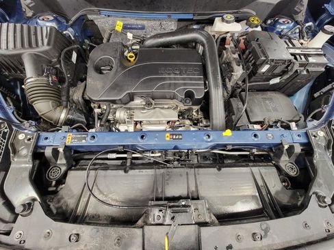 Used 2024 GMC Terrain SLT image 9