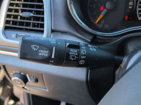 Used 2019 Jeep Grand Cherokee Limited AWD/4WD image 25
