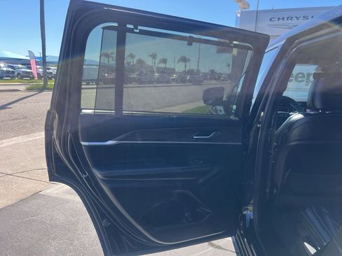 Used 2024 Jeep Grand Cherokee L Limited w/ Luxury Tech Group II image 24