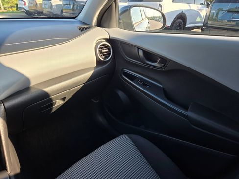 Used 2020 Hyundai Kona SE FWD image 11