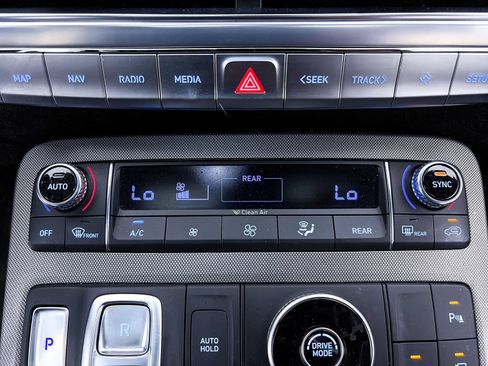 Used 2022 Hyundai Palisade Limited FWD image 27
