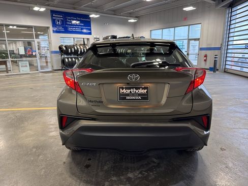 Used 2021 Toyota C-HR XLE image 6