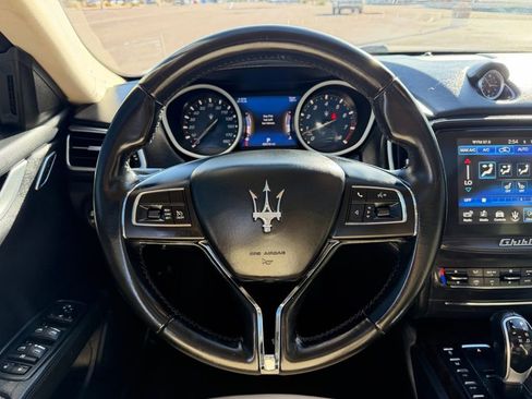 Used 2018 Maserati Ghibli S image 31