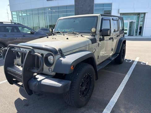 Used 2018 Jeep Wrangler Unlimited Sport S AWD/4WD image 4