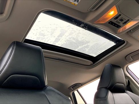 Used 2021 Toyota RAV4 XLE Premium image 13