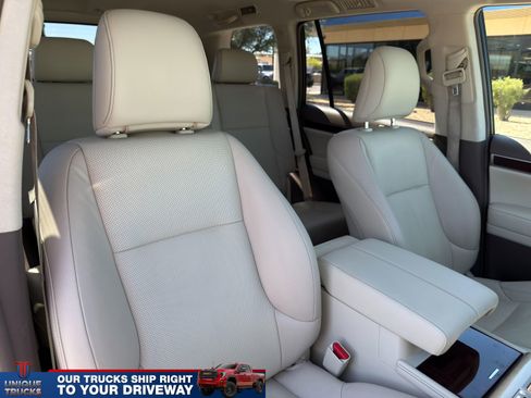 Used 2017 Lexus GX 460 Premium w/ Premium Package image 29