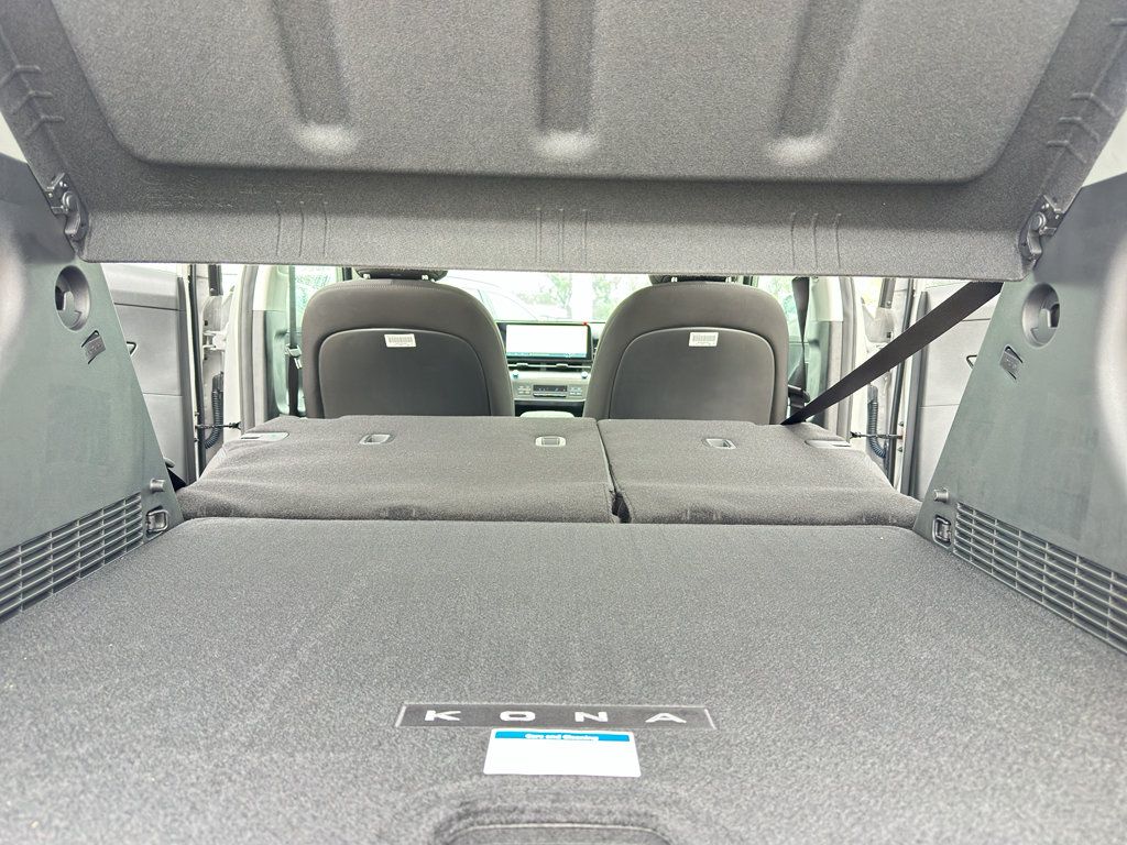 Used 2025 Hyundai Kona SEL FWD image 35