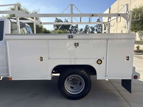 Used 2020 Ford F350 XL w/ Power Equipment Group image 9